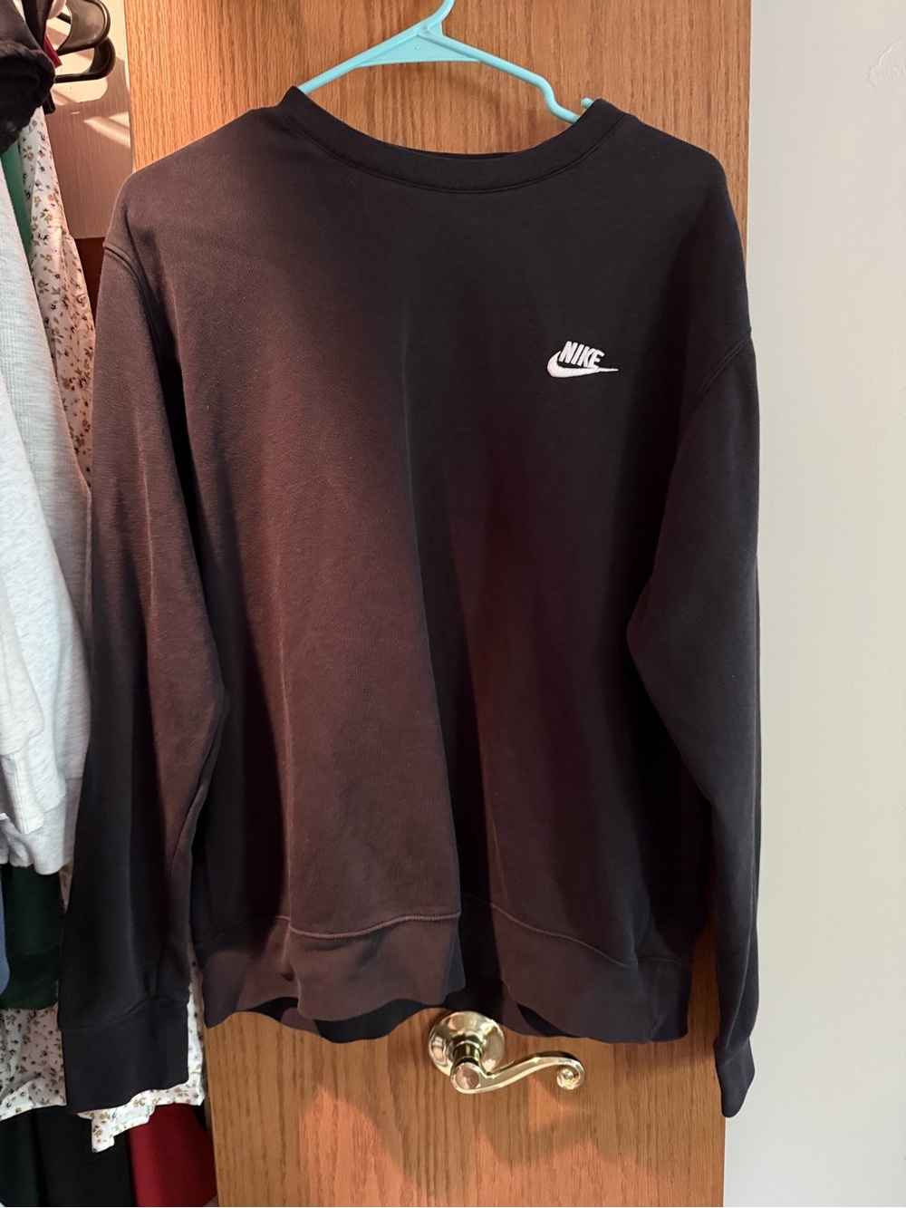 Nike Women’s Black Crewneck Sweatshirt